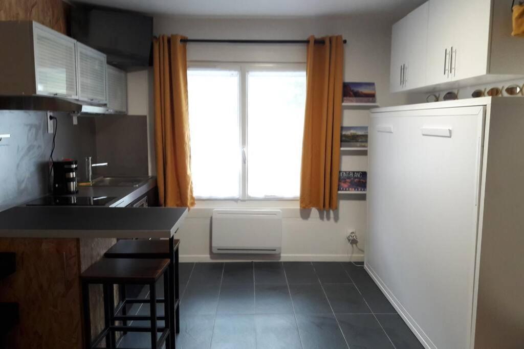 Le Pratik, Commerces Et Lac A Pied Apartment Sévrier Екстериор снимка